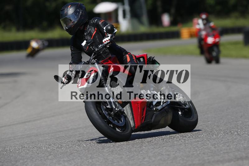 /Archiv-2024/29 12.06.2024 MOTO.CH Track Day ADR/Gruppe blau/36